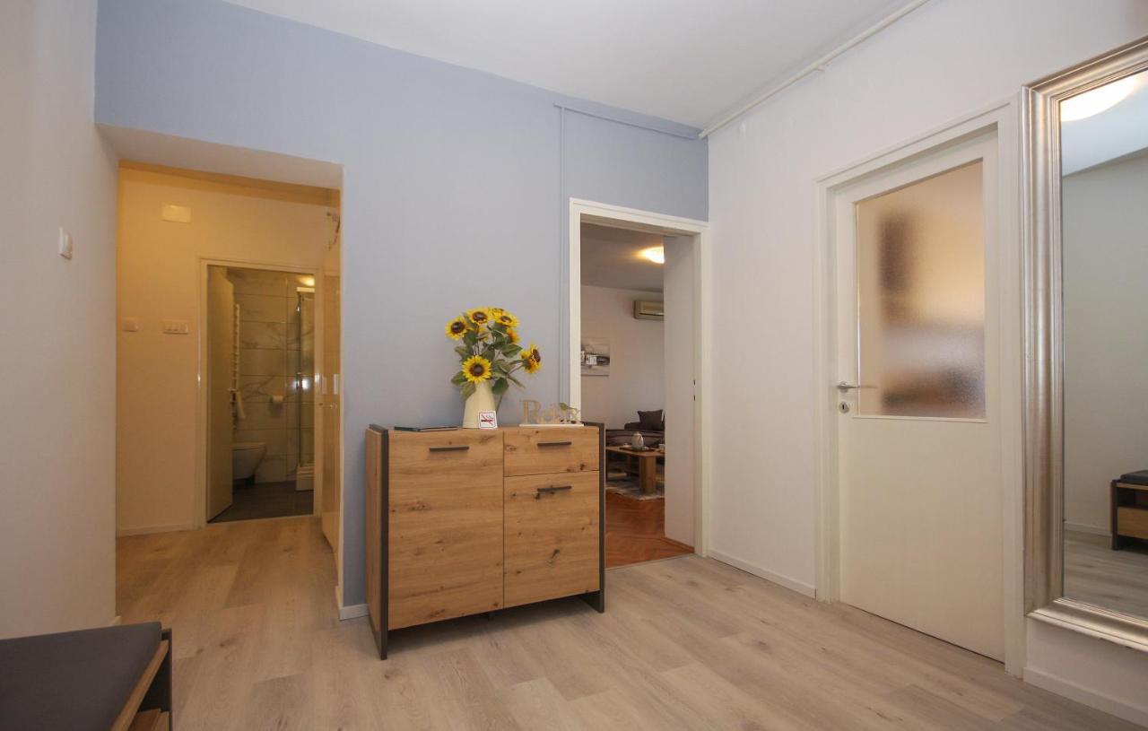Apartman Nonno พูลา ภายนอก รูปภาพ