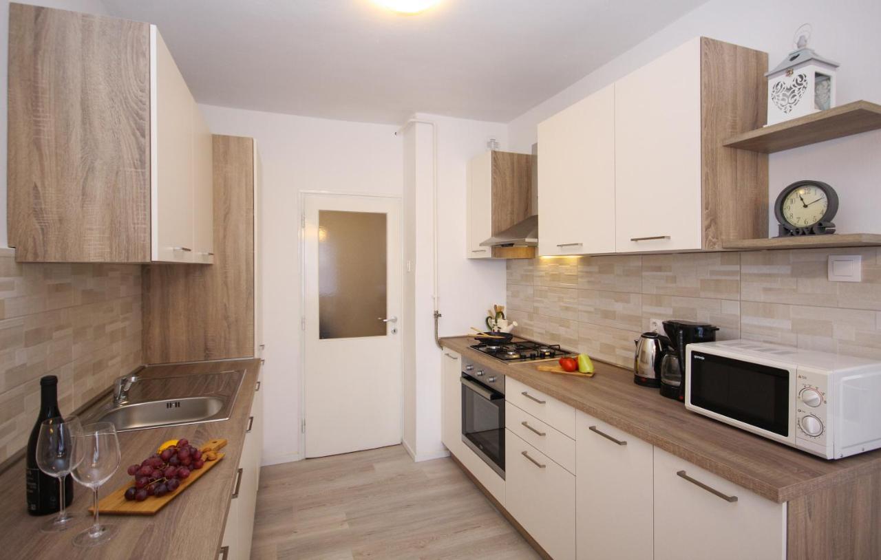 Apartman Nonno พูลา ภายนอก รูปภาพ