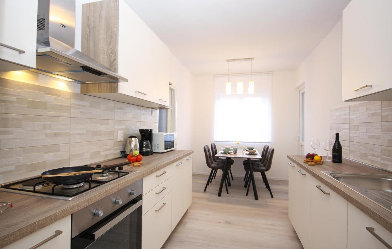 Apartman Nonno พูลา ภายนอก รูปภาพ